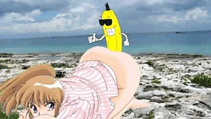 Kötü muz sahilde eğlenir.