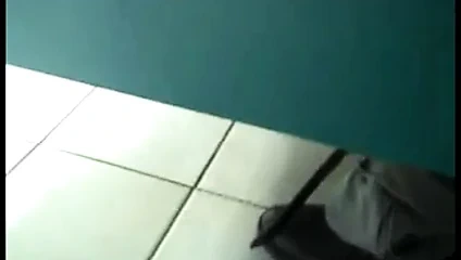 Aygır emiyor ve boşalıyor