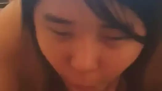 Korean transeksüel verir oral seks