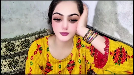 Sıkı sarı şalvarlı ateşli İranlı kız kameez büyük memeli meme sikişi ve sert yarak gerçek ev yapımı