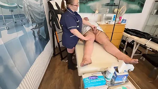 Bölüm 1: Bay Hughes küçük penisine yardım etmek için uzmanı matron satana'ya gidiyor!