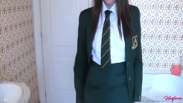 Sarah Louise ile banyo eğlencesi