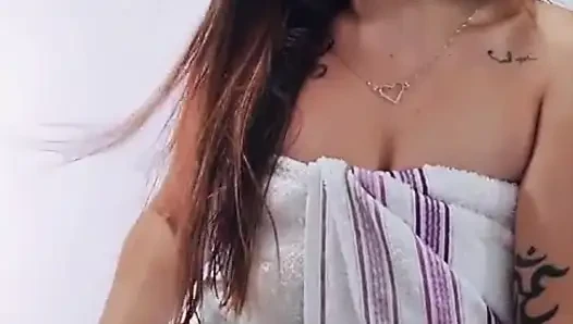 31 talimatı rehberli elle muamele - küçük ağzıma boşalma - Sofia Felix