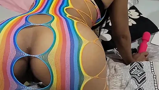 Bu sevimli Asyalı sürtük için ilk anal.