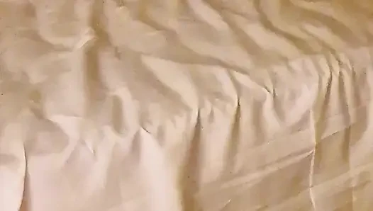Beni istediği gibi indirmesine izin verdim.