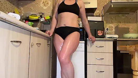 Kalçalarımı ağdalıyorum ve yağlıyorum