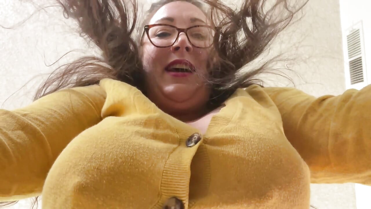 Giantess seni 5 gün boyunca tutuyor