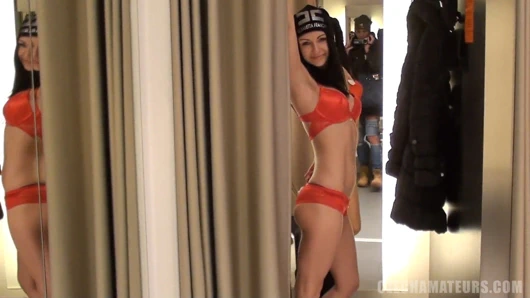 Lezbiyen amatör çift sızdırılmış ev sextape