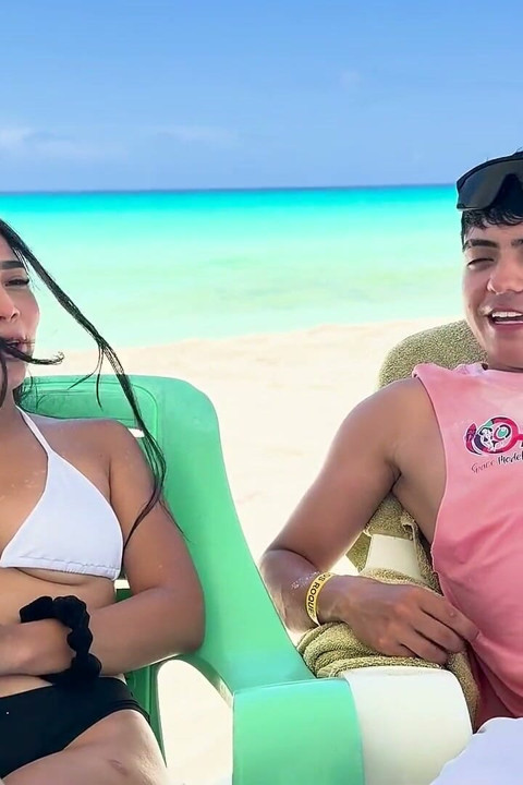 İşimden çekici partner, sahilde tatil geçirdiğimiz sürece bana seks yapma fırsatı verdi!