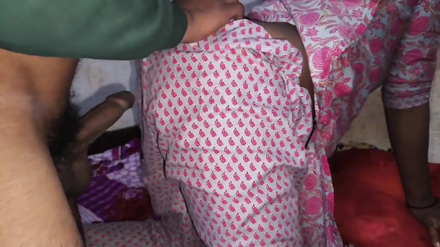 Hintli kız domalarak sikişiyor