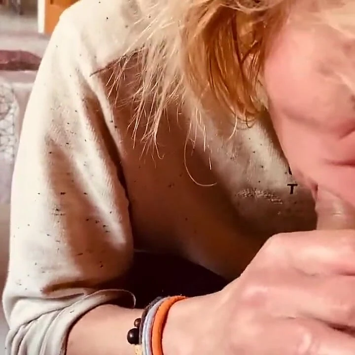 Azgın evli kadın, İspanyol orta yaşlı seksi kadın, sabah sakso ve ağzına boşalma!!