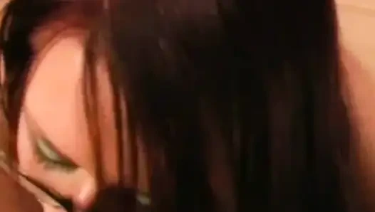 Asosyal kız Eva'nın oral uzmanlığı