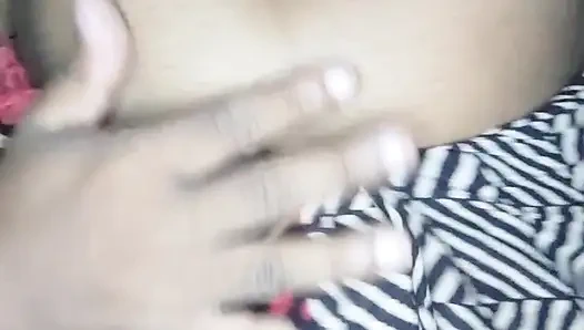 Ev hanımı koca seksi hintli kızı sikiyor