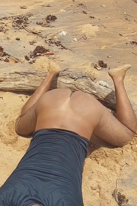 Ladysilva plajda seksi götüm