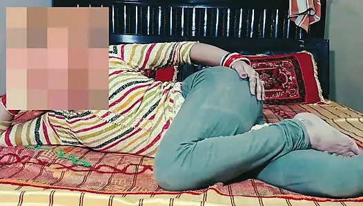 Apni biwi ko chod diya garam kar ke