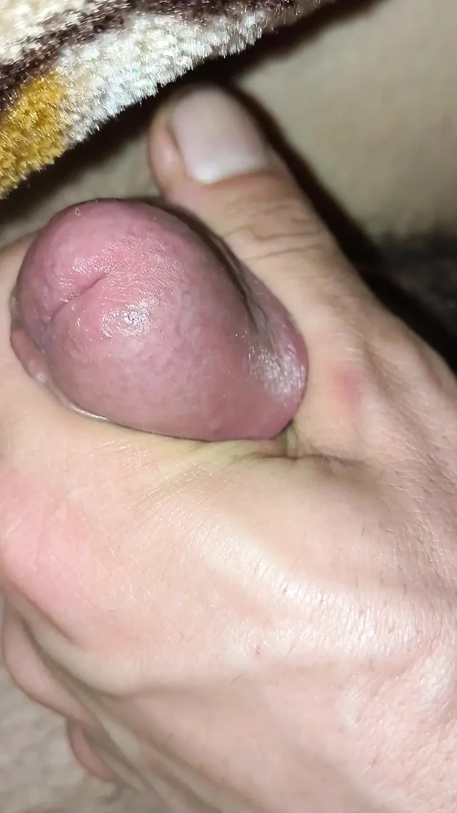 Küçük yarakla mastürbasyon yapan küçük film