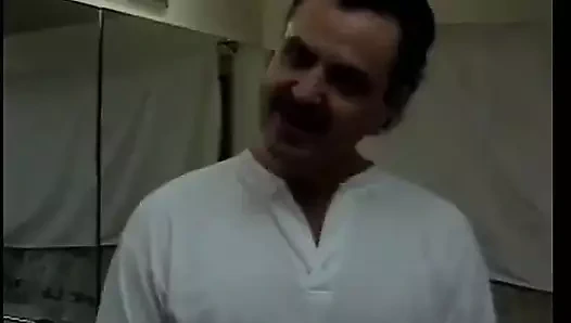 Banyoda üçlü seks