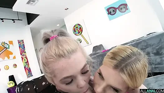 Kay Carter ve Nikki Sweet ile anal tutku