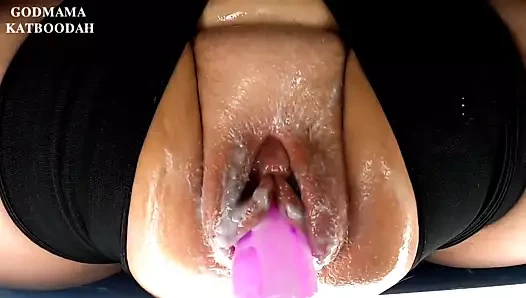 Ssbbw annenin devasa pompalanan tanrıça amcığı üvey oğlunun kremsi yarağında