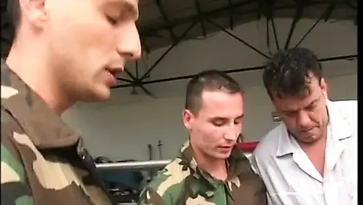 Üç ateşli fahişe Rocco Siffredi ve arkadaşlarının sapık pençelerine düşüyor
