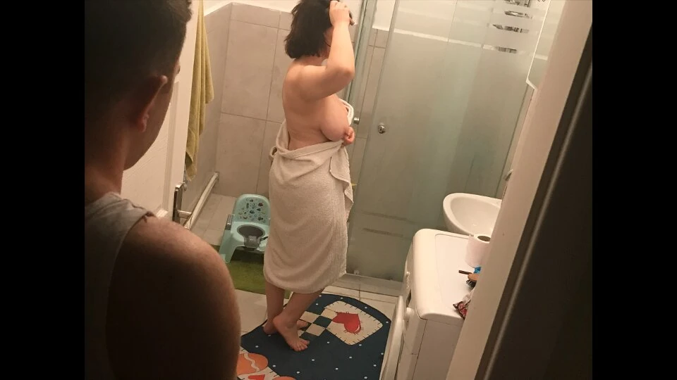 Enişte Baldızını Banyoda Görünce Dayanamadı Turkish Porn