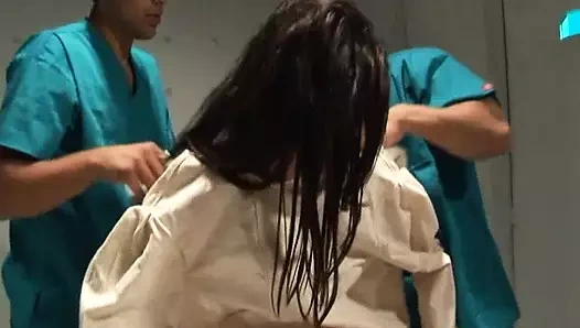 Masum kızla aşırı üçlü seks