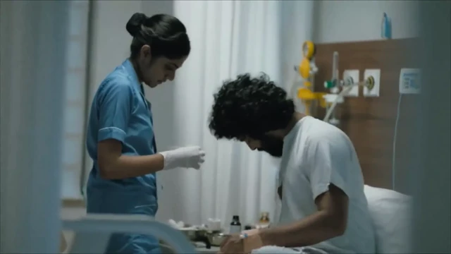 Seksi genç hemşire hastanede bir hastayı baştan çıkardı
