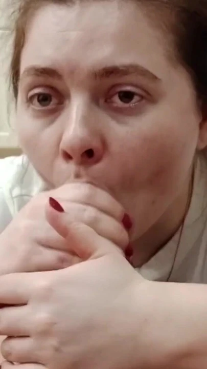 "Mutfakta komşumun yarağını emdim" den çarpıcı an