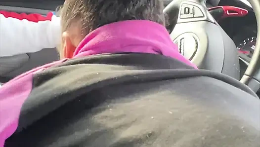 Güzel kaltak yolculukta sikimi emiyor