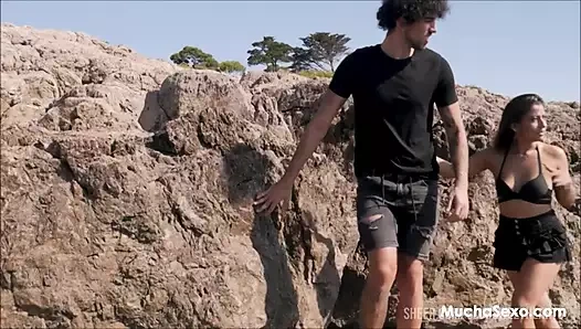 Sahildeki kız çok seks yapıyor