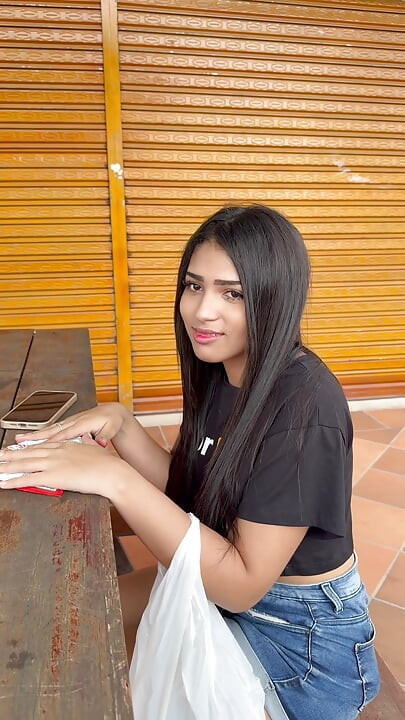 Güzel Kolombiyalı kız, cuckold erkek arkadaşından ayrıldıktan sonra porramı emiyor