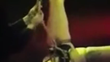 Esaret Atina'da yaşıyor