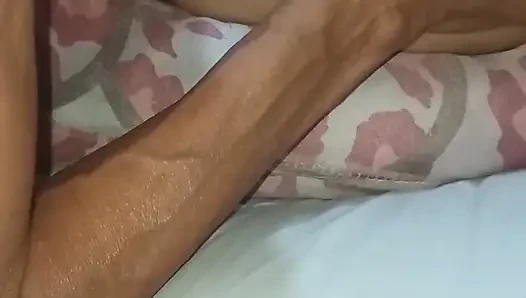 Моя красивая мокрая киска.это моя жена ей доставляет удовольствие