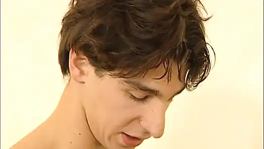 Amatör kızıl saçlı evli kadın sikiliyor