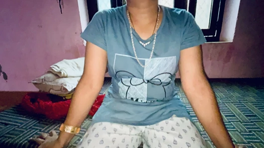 dost ki üvey kız kardeş ko charpai pe chudai kiya beni din