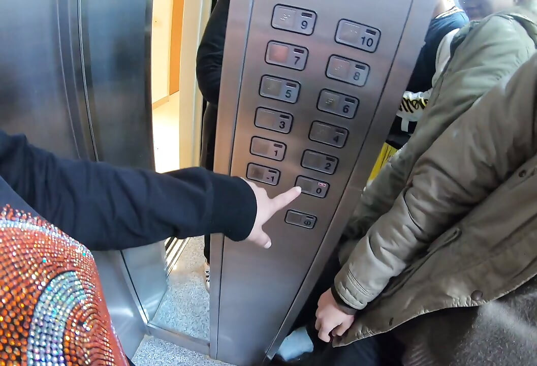 Latinler kuryeyle üçlü seks yapıyor