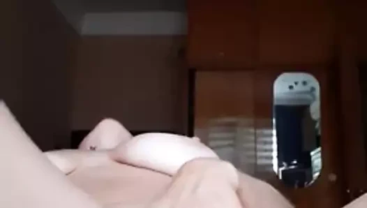 Büyük kedi dudaklar mastürbasyon