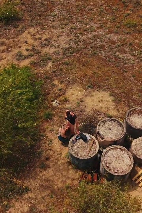 Fransız MILF Güzel Bir Penis Emiyor Ve Dron Tarafından Şaşırıyor - Drone Pornosu