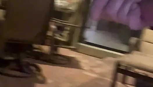 Penisi teşhir etti ve seninle konuştu.
