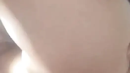 En azgın evli kadın ve kocası.harika sikiş