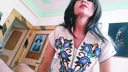 Güzel ateşli sürtük evli kadınla sabah seksi