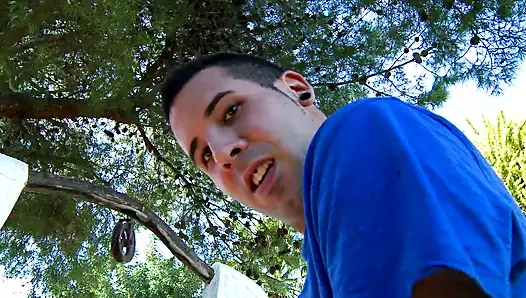 Lily Francesca erkeğiyle dışarıda sikişmeye bayılıyor