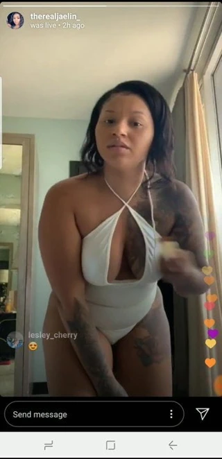 Bikinili twerking (kıstırma kayması)