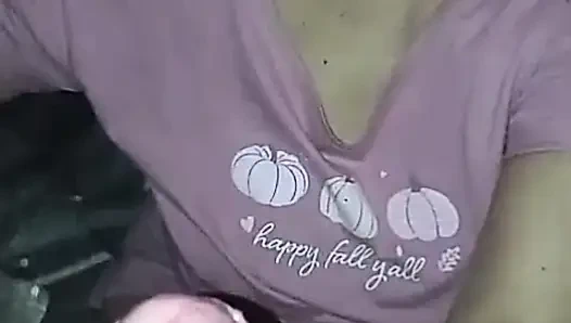 Baskın bir bakış açısı oral seks ve ağzına boşalma ve yutma. Onun yarağını emmeyi seviyorum! Ağzıma boşalması hoşuma gidiyor!