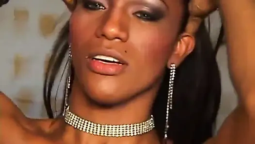 Kadın erkek yarak emiyor göt sikişi... Memelere boşalma