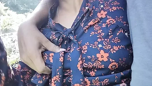 Sonali yenge ji ki jangel me dışarıda chudai Hintçe tam dizi