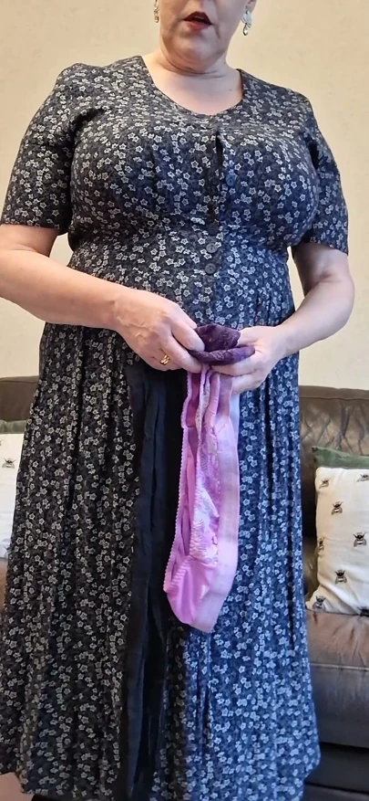 Layla teyze mastürbasyon yaparken yakalıyor