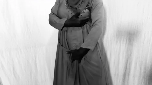 Baba-in-low sert sikişiyor genç oğul, karısı odada sıkı amcık seksi