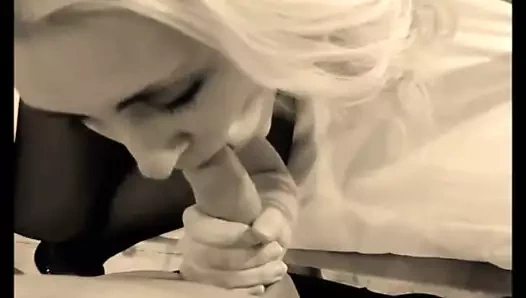 Goldenwife - seksi iç çamaşırı ile oynuyor