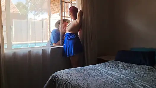 Aldatan Evli Kadın Mastürbasyon Yaparken Yakalandı! Kocası Işteyken Havuz Çocuğuyla Sikişiyor